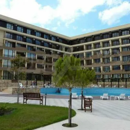 Luxor Zaks Апартаменти