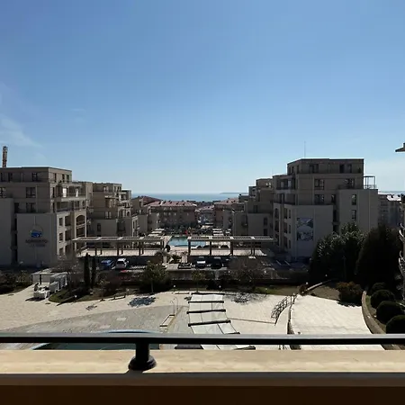 Luxor Zaks Апартаменти *